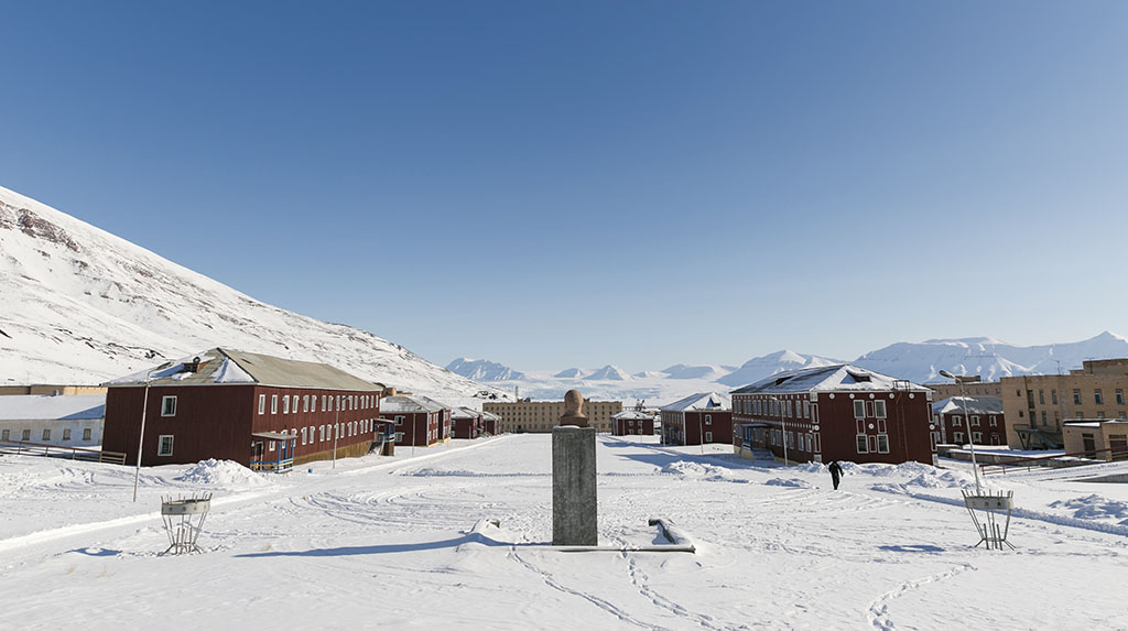 Snowmobiles em Svalbard na Noruega