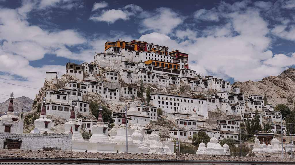 O Monastério de Thiskey m Ladakh, Índia, nos Himalaias indianos