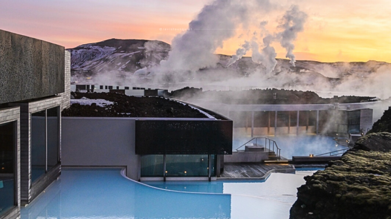 Na Islândia, esta piscina de hotel fica perto de um vulcão