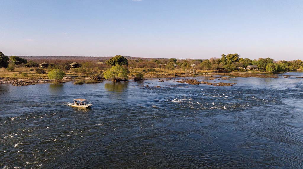 A viagem de Fabio Porchat: Rio Zambezi no passeio do Wilderness Toka Leya Camp