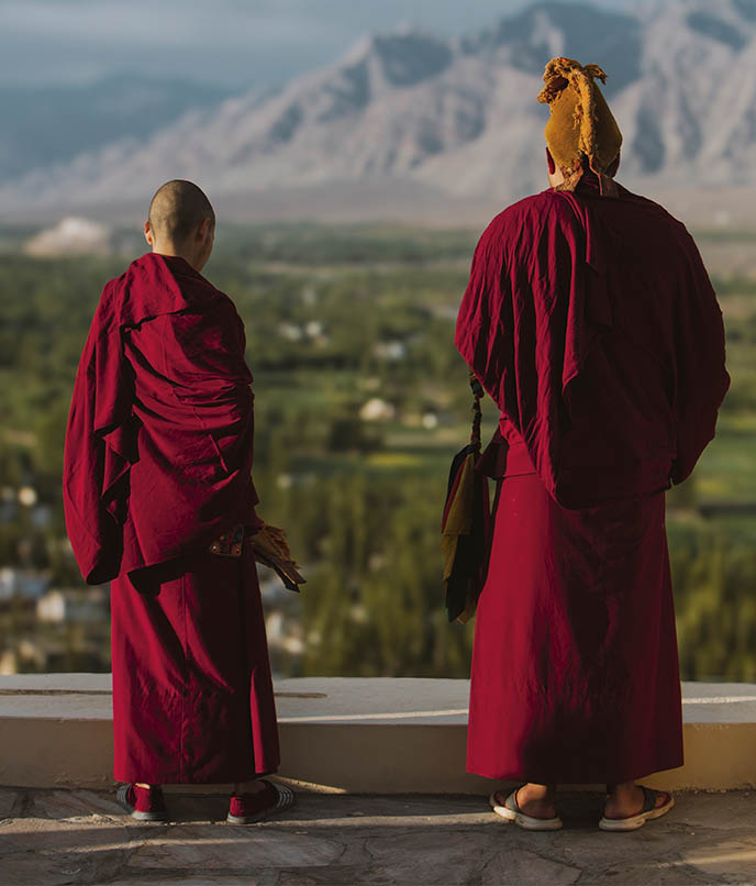 Monges no Vale do Indo Monastério de Thiskey em Leh Ladakh na Índia Himalaias
