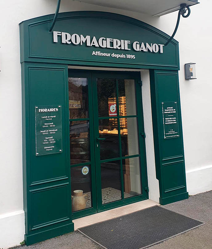 Tour de queijos em Paris Fromagerie Ganot a entrada da Fromagerie Ganot