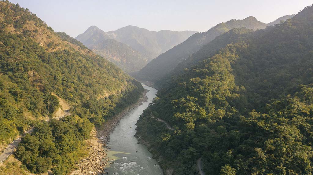 Vista para o Rio Ganges a partir do Six Senses Vana Índia