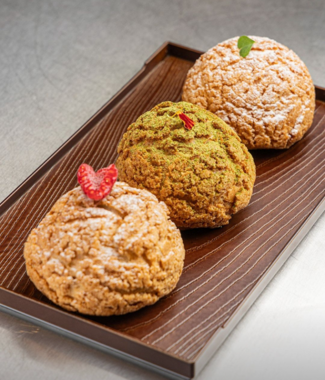 Trio de choux cream no Café Aizomê em São Paulo