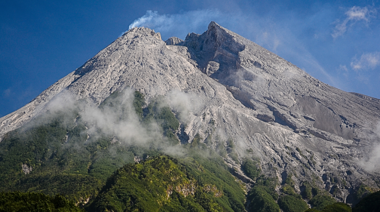 vulcões mais ativos do mundo Merapi