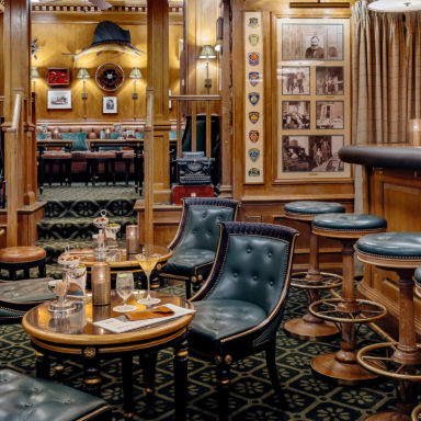 O ambiente do Hemingway Bar, no Ritz em Paris