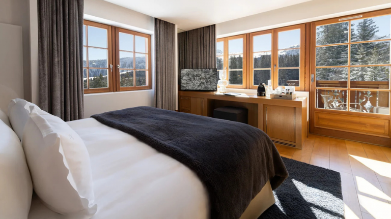 Quarto no hotel Le Strato, em Courchevel