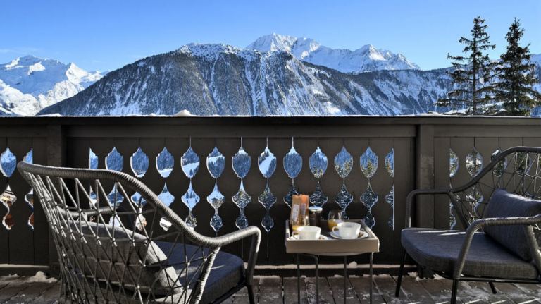 No Le Strato, em Courchevel, a paisagem não é apenas uma vista , é parte da experiência