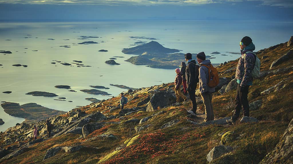 Trekking pelas montanhas de Nordskot