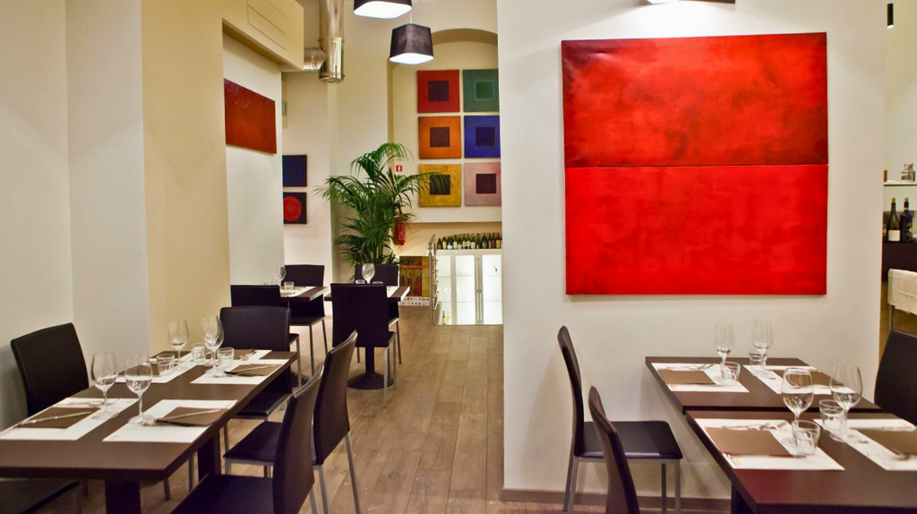 O ambiente contemporâneo da Emma Pizzeria, em Roma