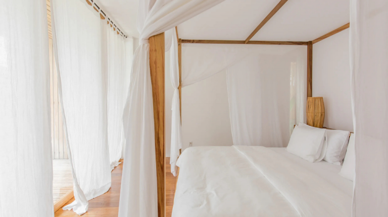 Uma das suítes do Ka Brú, na Península de Maraú