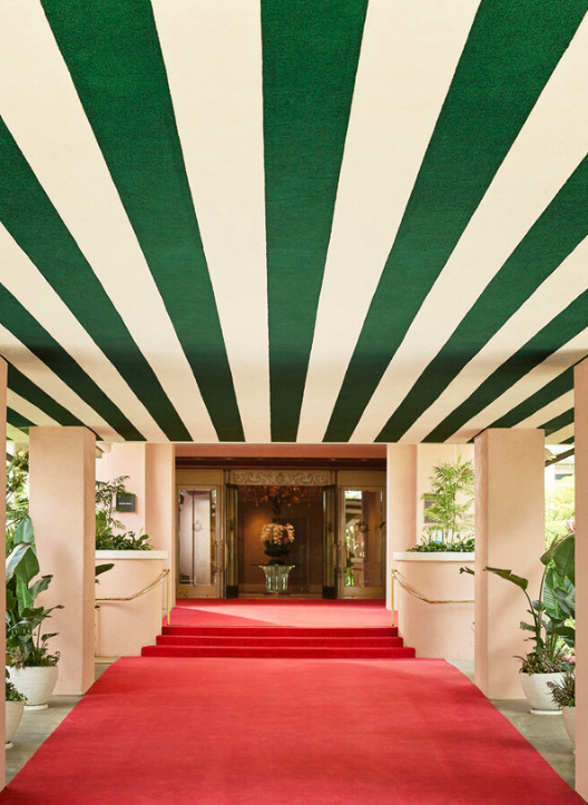 A entrada do The Beverly Hills Hotel, em Los Angeles