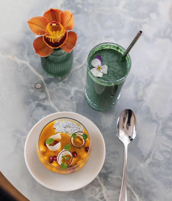 Prato servido no La Réserve Genève, em matéria sobre wellness, nutrição, longevidade e experiência gastronômica no hotel às margens do Lago Léman.