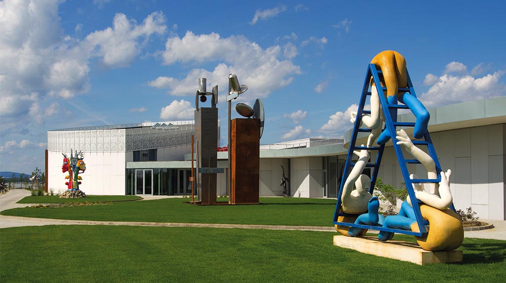 O Danubiana Meulensteen Museum 